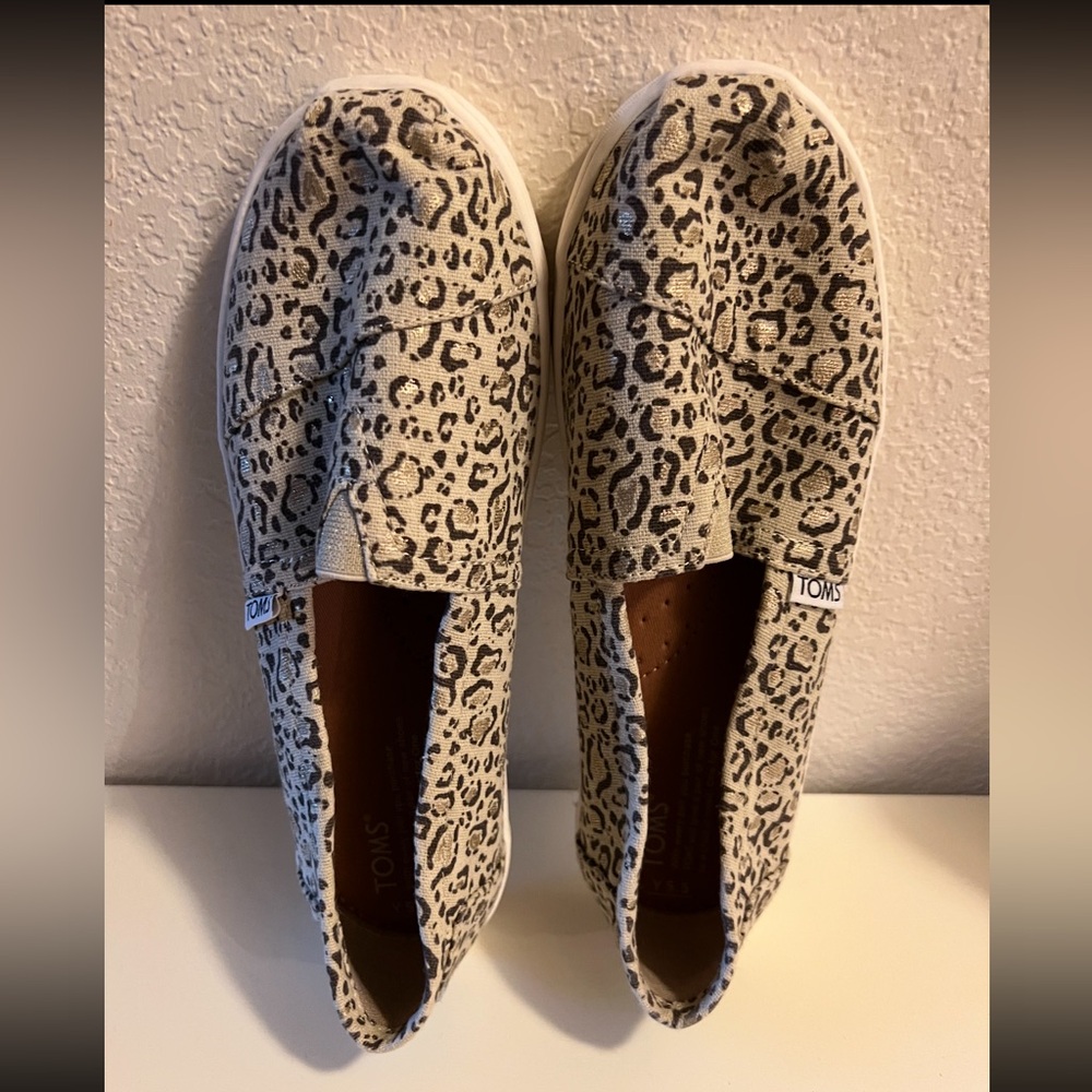 Toms Slip On Leopard Shoes